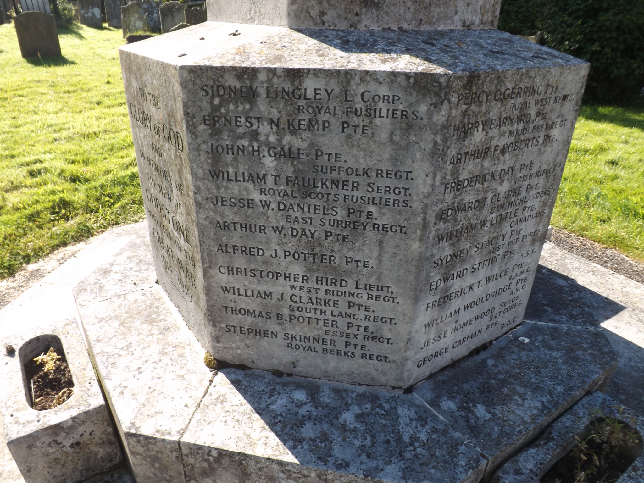 GODSTONE War Memorials Online